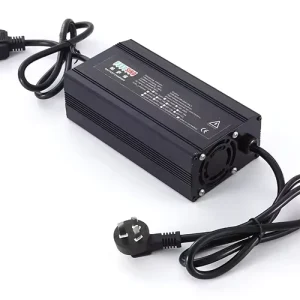 Energy Efficient AC DC Electric E Rickshaw Lead Acid Battery Charger 60V 15A 1000W Smart Automatic PFC Aluminum Alloy