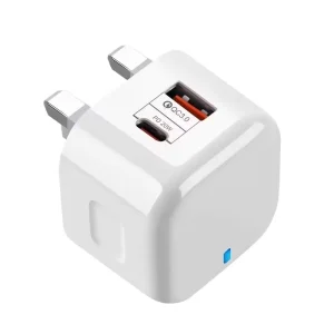 PD 20W Quick Charge USB Fast Charger CE Certified Universal Wall Mobile Phone Tablet Charger for UK Smart Watch Camera