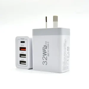 Retail Box PD 32W USB-C to USB Multi-Port Fast Wall Charger with EU US UK Plug Adapter